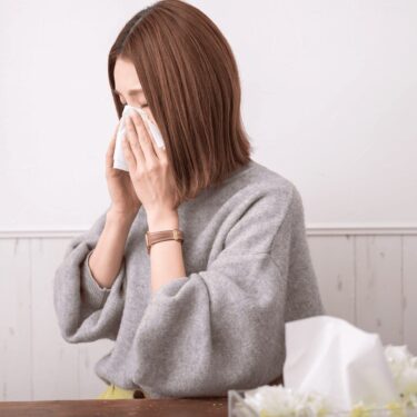 秋の花粉症シーズン到来！つらい症状をやわらげるための生活ケアと温泉水の活用法